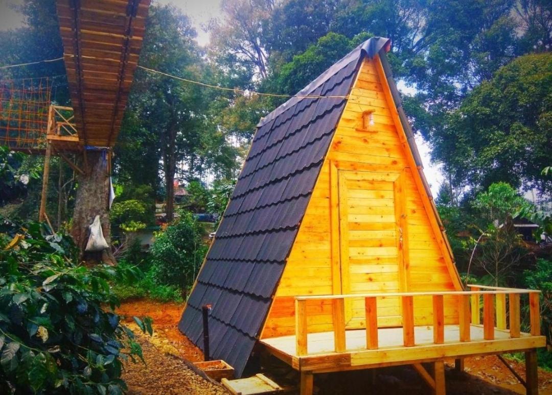 Penginapan Segitiga 2 Bandung Exterior foto