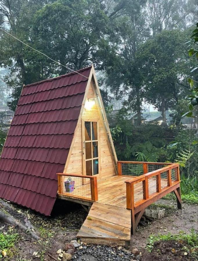 Penginapan Segitiga 2 Bandung Exterior foto